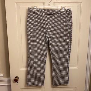 Adrienne Vittadini Capri Pants Size 6